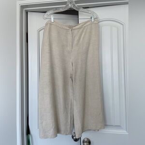 Alfani Beige Wide Crop Pants
Size 14
Linen Rayon